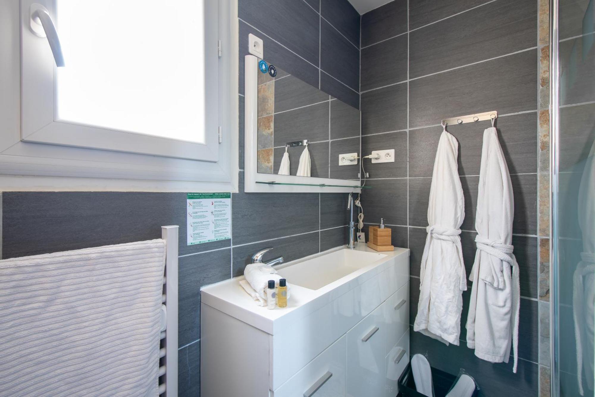 Guesthouse La Costiere - Logements Independants - Espace Piscine Jacuzzi Lunel  Εξωτερικό φωτογραφία