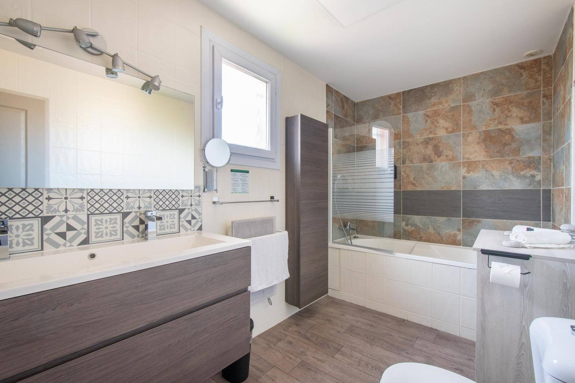 Guesthouse La Costiere - Logements Independants - Espace Piscine Jacuzzi Lunel  Εξωτερικό φωτογραφία