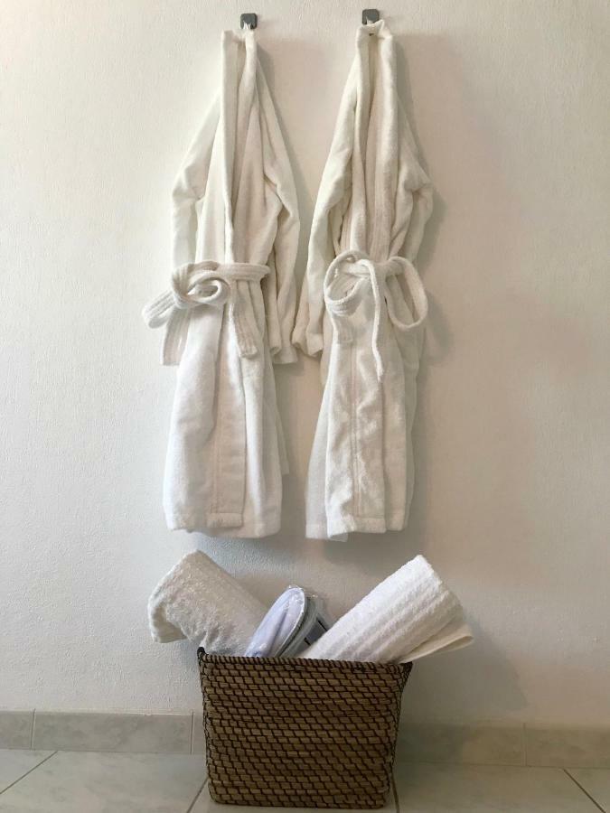 Guesthouse La Costiere - Logements Independants - Espace Piscine Jacuzzi Lunel  Εξωτερικό φωτογραφία